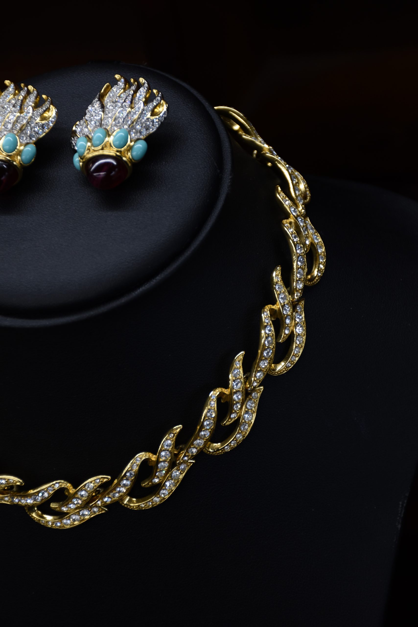 Elizabeth Taylor "Eternal Flame" for Avon Necklace and Clip-on Earring Set - Image 3