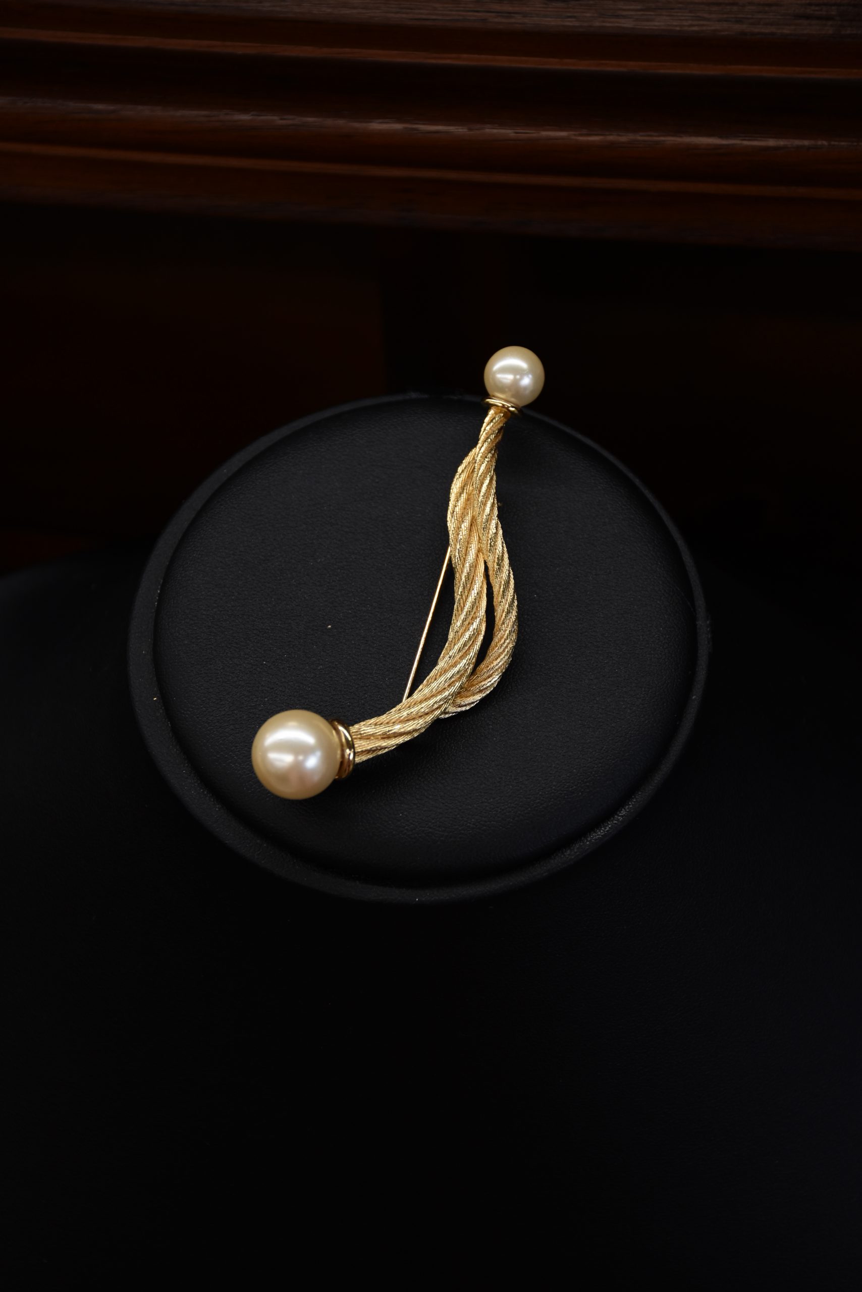Dior Signed Rope Gold-Plated Pearl Brooch