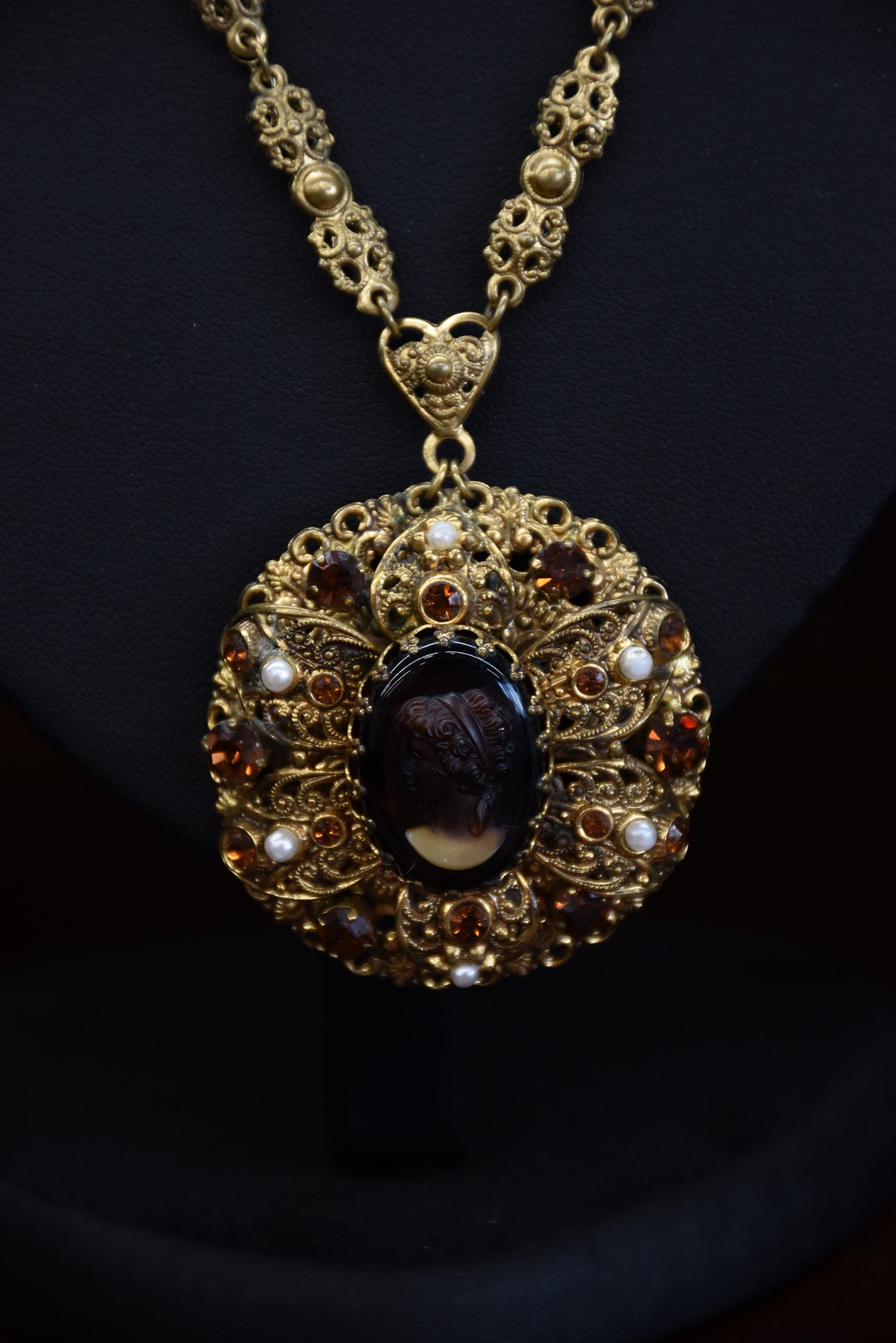 West Germany Molded Glass Cameo Faux Pearl Necklace - Image 6