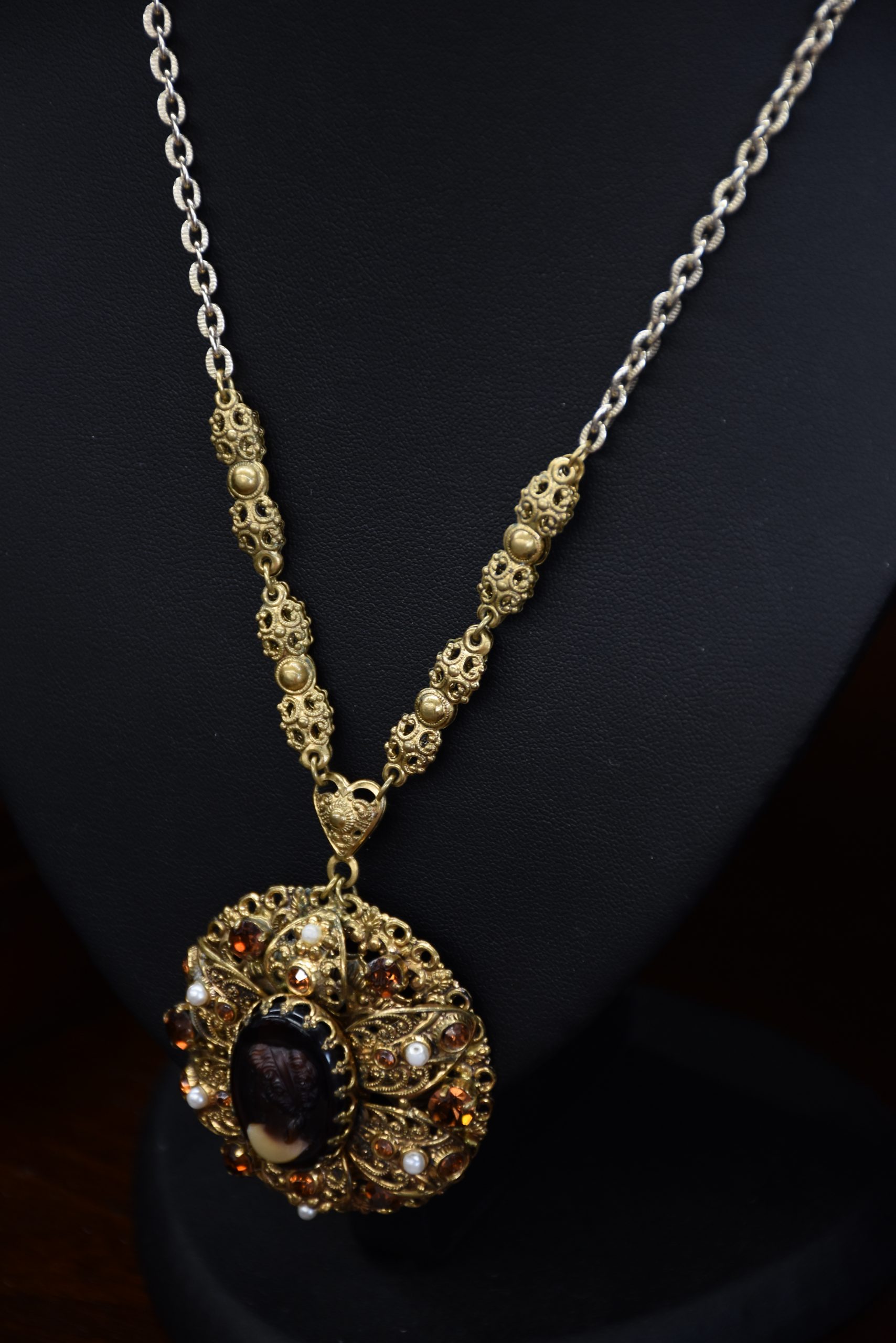 West Germany Molded Glass Cameo Faux Pearl Necklace - Image 3