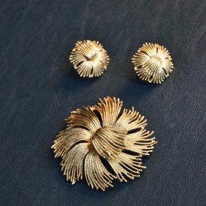 Monet Vintage Cordelia and Mirador Fireworks Brooch & Clip Earrings Set